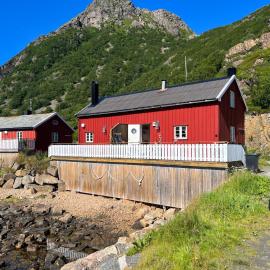 Handkleppveien 26 - Fishermans cabin, Hotel in Straume
