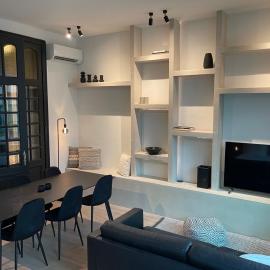 Historic 3 Bedroom Art-Nouveau Apartment with Airconditioning - Walk to Station Gent Sint-Pieters & Close to City Centre, viešbutis Gente