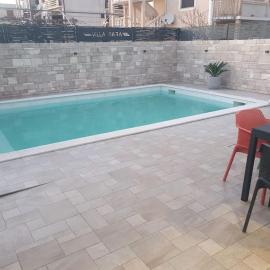 Villa Sara - POOL and near beach, hótel í Nin