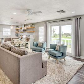 Walk to Beach & Bay: Galveston Home w/ Pier Access