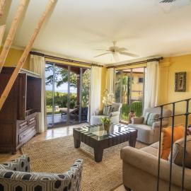 Terrace 2BR Condo - Bougainvillea - Reserva Conchal Golf Resort, hotel u gradu Playa Conchal