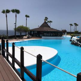 Rocas del Mar with heated Pool and double Terrace