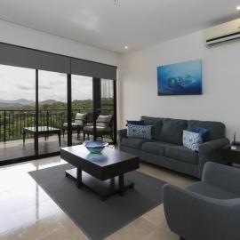 Cozy 1BR Condo with Partial Ocean View - Roble Sabana - Reserva Conchall, hotel in Playa Conchal