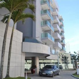 Studio pé na areia, vista, internet e ar, hotel a Macaé