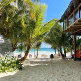 Chavez Eco Beach Camping and Cabañas, hotel di Tulum