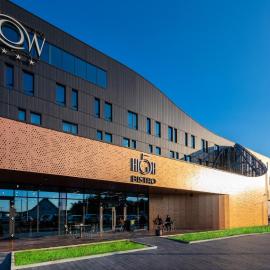 Flow Hotel & Conference, ξενοδοχείο σε Inarcs