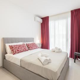 Villa Elena - Two Luxury Suites, garden & fast Wi-Fi near the Sea, Hotel in Santa Maria al Bagno