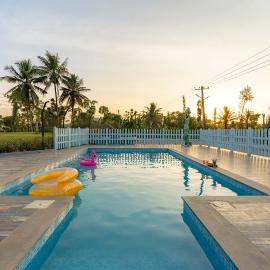 Misty Barn - Oodsey by VEO, StayVista - 5BHK Pet-Friendly Mountain-View Villa
