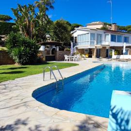 LLOGUER30 Els Ametllers luxury apartment