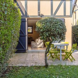 Holiday Home Le Clos du Golf-2 by Interhome, hotel in Cabourg