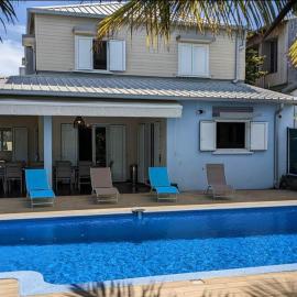 Villa CoCos Citrons - 5 Chambres - Piscine - Saint Gilles, hotel in Saint-Gilles-les Hauts