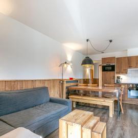 Appartement 4 Pièces au Centre du Village - Proche Pistes, Wi-Fi, Parking, Balcon
