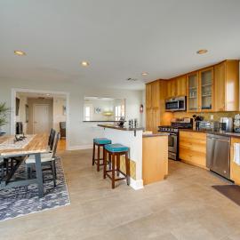 Pet-Friendly Texas Retreat w/ Deck & Gas Grill!, hotel em Llano