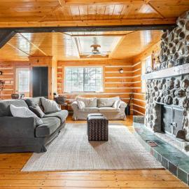 Country cottage on the banks of the Red River, Hotel in La Conception