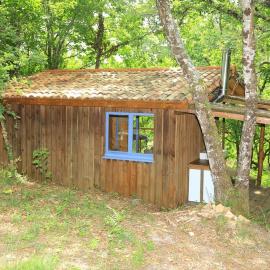 Cabane au cœur de la forêt des Landes de Gascogne, hotel in Belin-Beliet