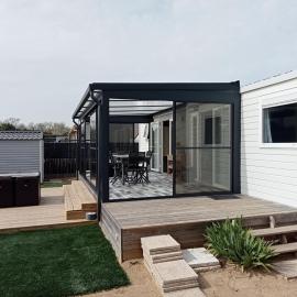 Résidence avec piscine, chalet pour 6