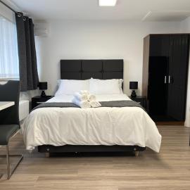 Studio appt - Sleeps 2 - Free Parking - 5min-Metro