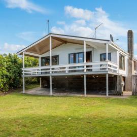 Lakefront Gem - Kuratau Holiday Home