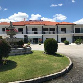 Restaurante Residencial Pizzaria S. Estevão, hotell i Aguiar da Beira