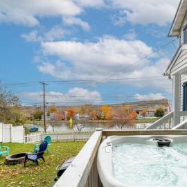Great Location! Colleges! Hiking! Ithaca Commons! – hotel w mieście Ithaca