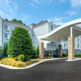 Fairfield Inn & Suites Raleigh Crabtree Valley, hotel v destinaci Raleigh