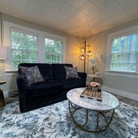 Spacious 1 Bedroom Close to Everything 4, hotel em Edgecomb