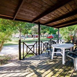Camping Baia Verde Mobilehomes - Lake Garda 22044: Manerba del Garda'da bir otel