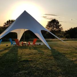 Camping La Petite Houmée, hotel v destinácii Curzay-sur-Vonne
