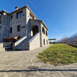 The Stone House, hotel in Përmet