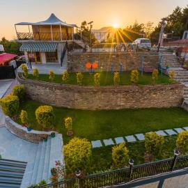 Viable Inn , Mukteshwar - Himalayan View, מלון במוקטשוואר