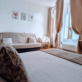 Logis Hotel La Tourelle du Beffroi, hotel di Bourbon-Lancy