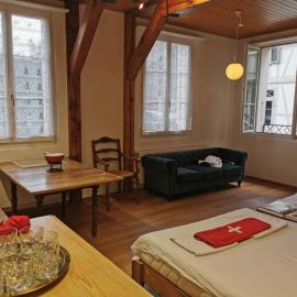 Simple Studio 36m2 in the Center of Burgdorf private Parking SMALL BATHROOM, Hotel in Burgdorf