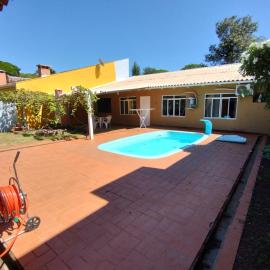 Casa com piscina próximo à Avenida das Cataratas