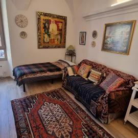 Beautifully restored romantic apartment in the centre of historic Dolcedo, hotell sihtkohas Dolcedo
