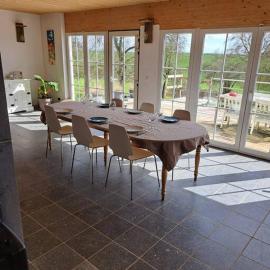 Florennes में, होटल Le Floyon (avec piscine)
