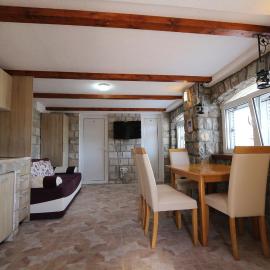 Apartments Woodstock 4, hotel a Buljarica