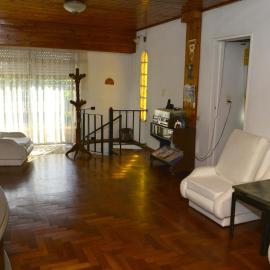 Departamento en Jauregui (partido de Luján), hotel in Luján