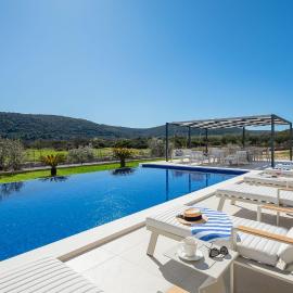 Luxury Villa Dolac near Split, airport, complete privacy, infinity heated pool