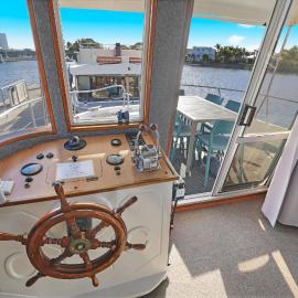 Caloundra Houseboats, hotel in Pelican Waters