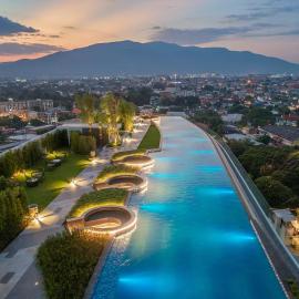 Astra Sky River Paronama Pool Luxury Changklan Chiang Mai, hotel u gradu Čjang Mai