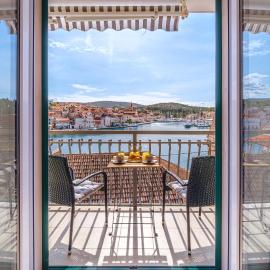 Villa Trebotić - Cozy Apartment, hótel í Milna