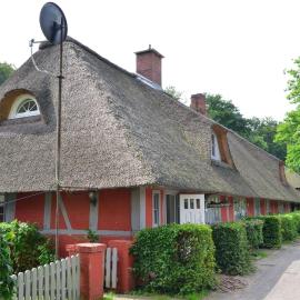 Wohnungen unter Reet، فندق في Krems Zwei