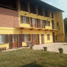 B&B Cascina Pozzo Forte โรงแรมในBorgomasino