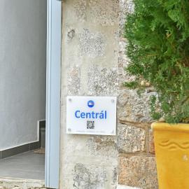 Centrál