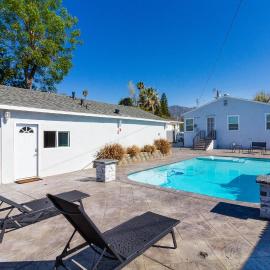 San Fernando Pool home + Large Private Guest House