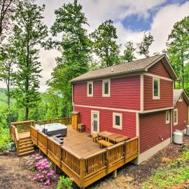 Mountain View Boone Home Close to Blue Ridge Pkwy!, hotel di Blowing Rock
