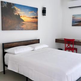 Red Flamboyan Guesthouse and Restaurant, hotelli kohteessa Rincon