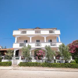 Apartments Marina