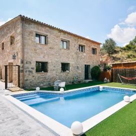 Catalunya Casas Wow! Boutique hotel converted into a private villa!, hotel in Rubio