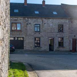 Spacious holiday home with sunny terrace, hotel sa Dinant